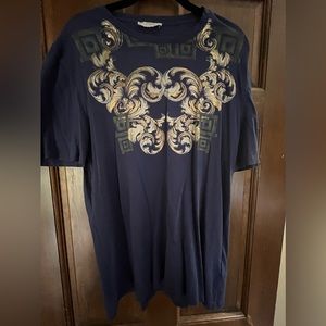 Versace collection t-shirt. Worn twice dose not fit anymore. Size large.